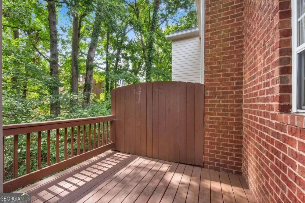 1806 Waters Edge TRL Roswell, GA 30075