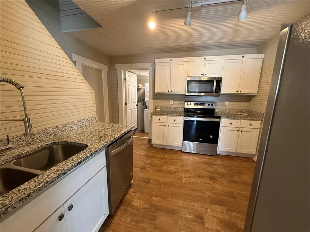 43 Quarry Street Gainesville, GA 30501