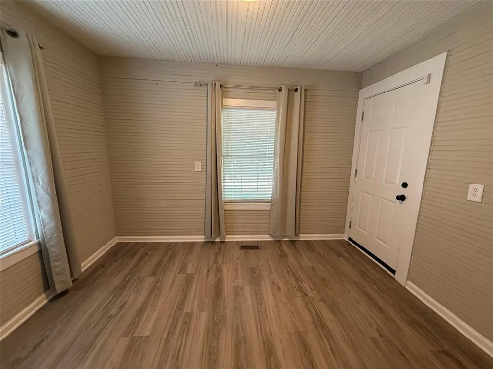 43 Quarry Street Gainesville, GA 30501