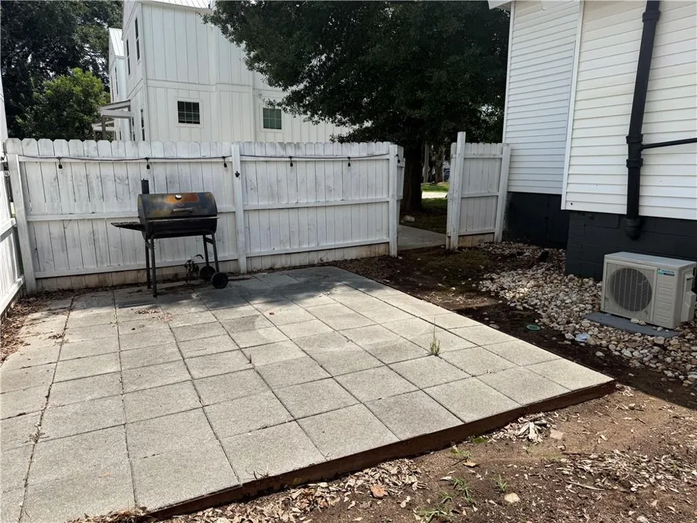 43 Quarry Street Gainesville, GA 30501