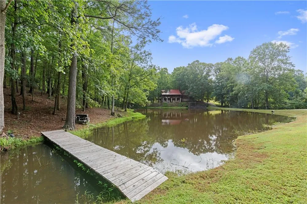 140 J R ROAD NE Cartersville, GA 30121