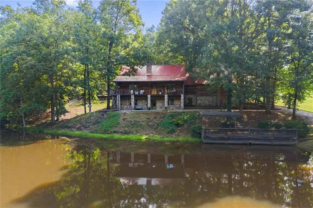 140 J R ROAD NE Cartersville, GA 30121