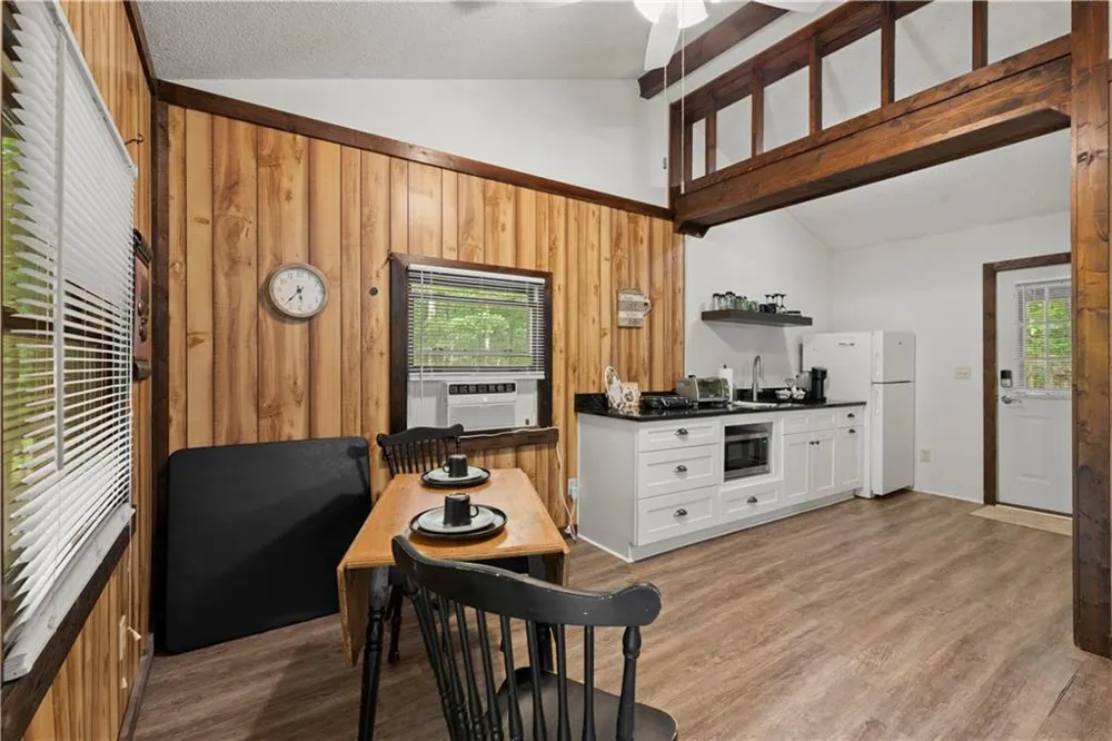 140 J R ROAD NE Cartersville, GA 30121