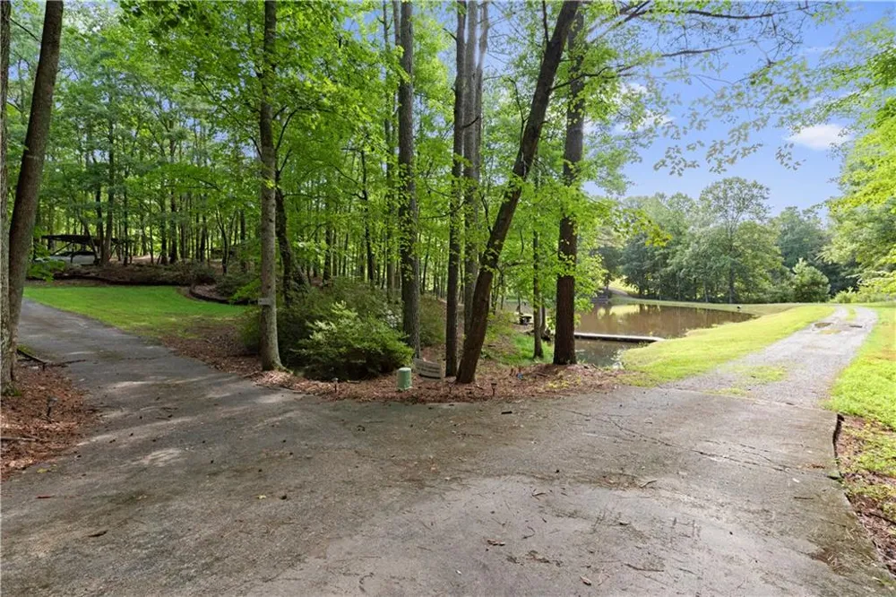 140 J R ROAD NE Cartersville, GA 30121
