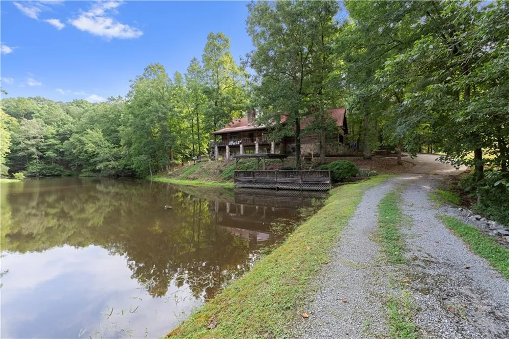 140 J R ROAD NE Cartersville, GA 30121