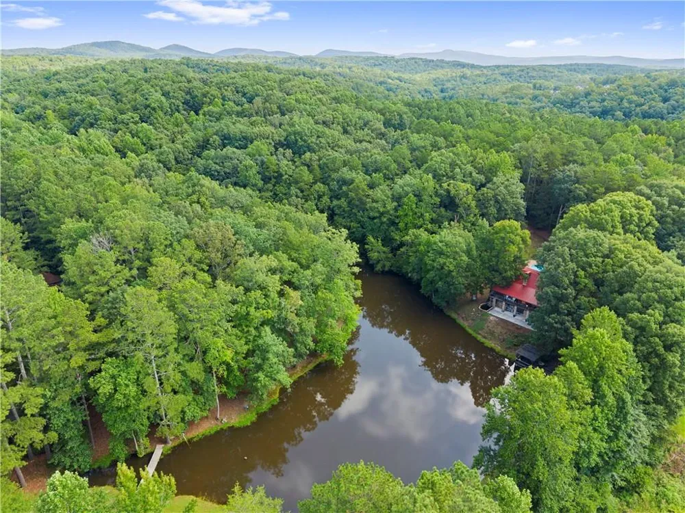 140 J R ROAD NE Cartersville, GA 30121