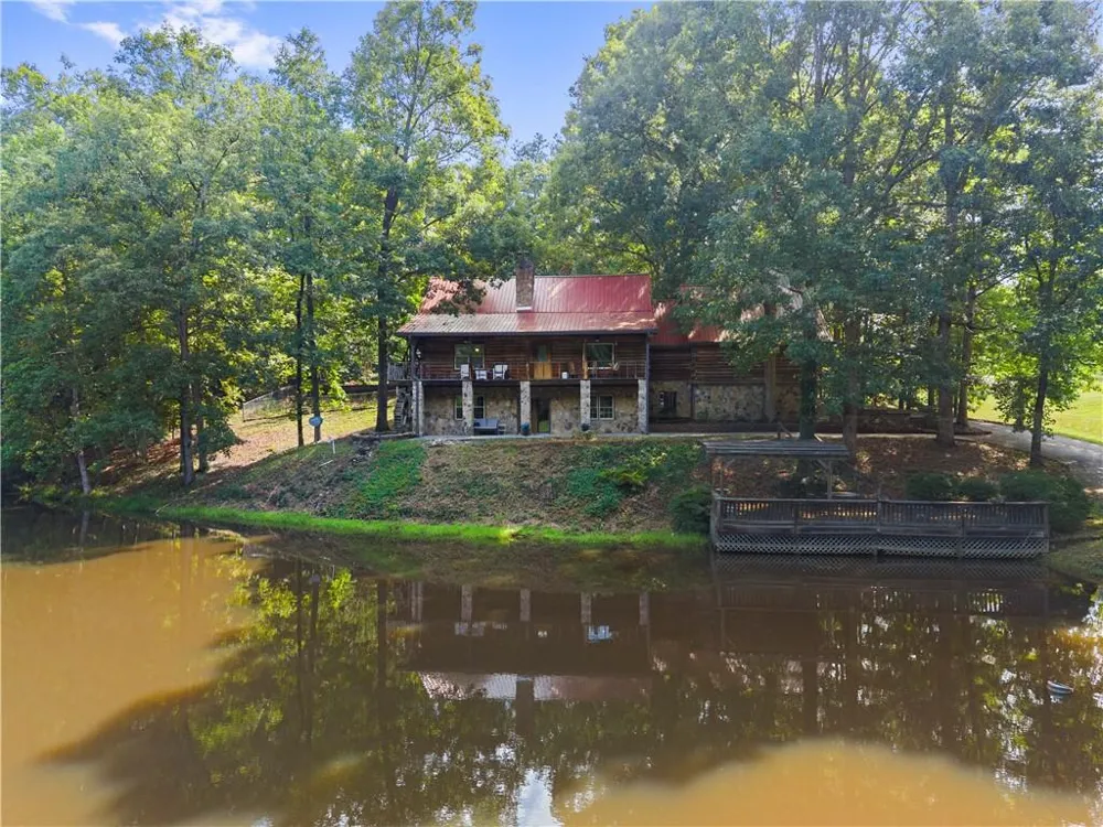 140 J R ROAD NE Cartersville, GA 30121
