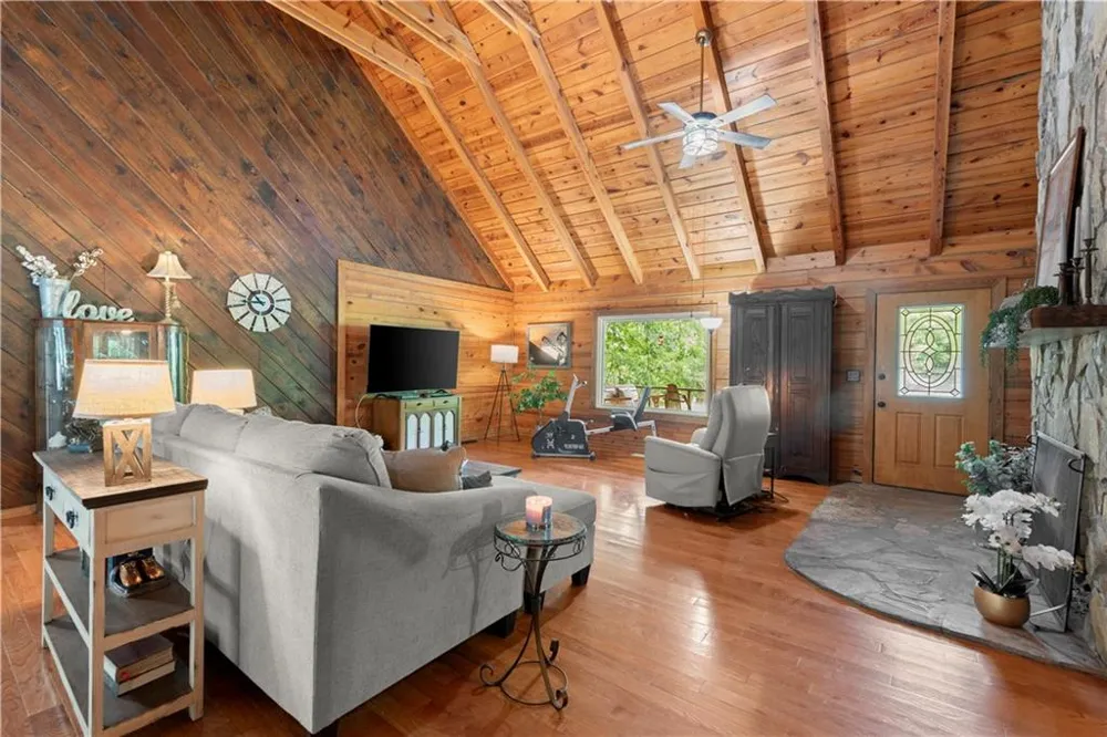 140 J R ROAD NE Cartersville, GA 30121