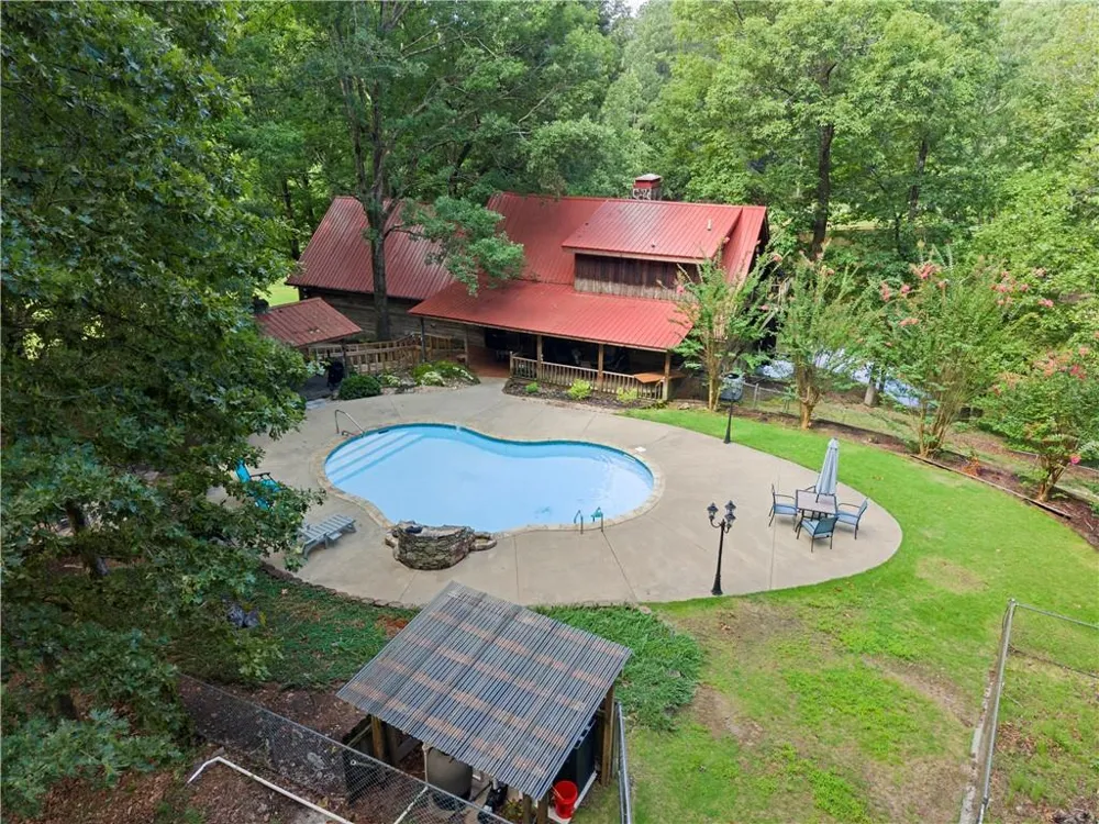 140 J R ROAD NE Cartersville, GA 30121