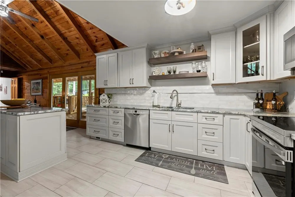 140 J R ROAD NE Cartersville, GA 30121