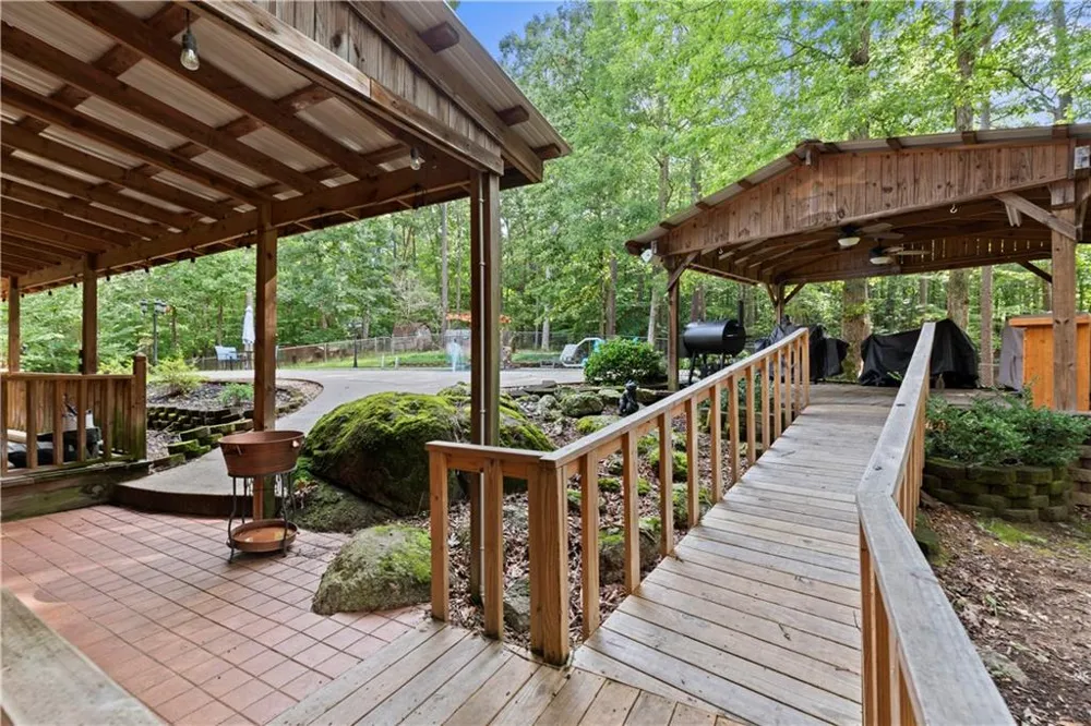 140 J R ROAD NE Cartersville, GA 30121