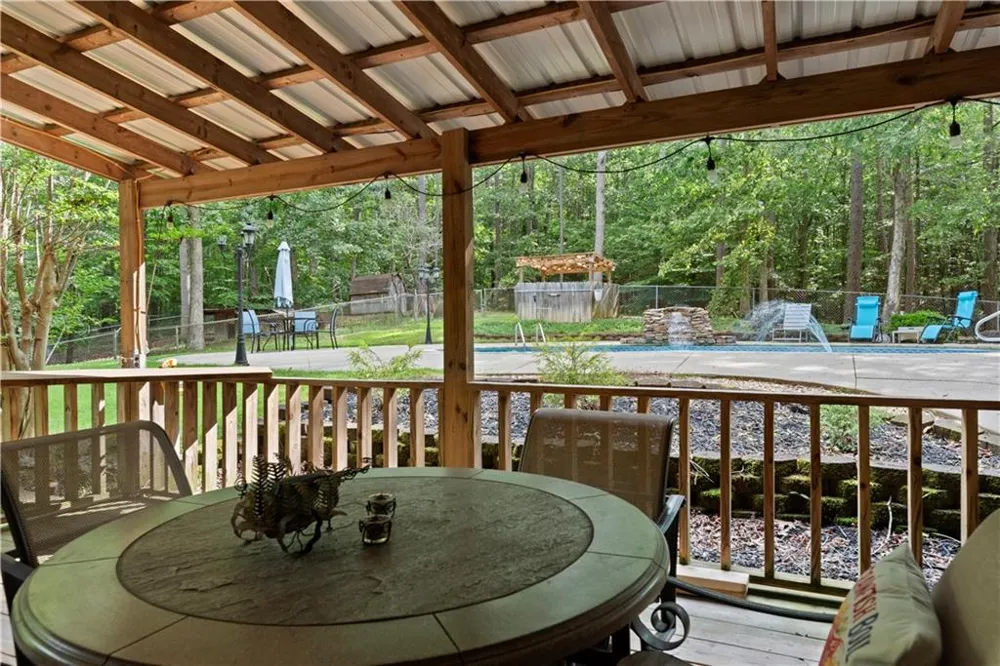 140 J R ROAD NE Cartersville, GA 30121