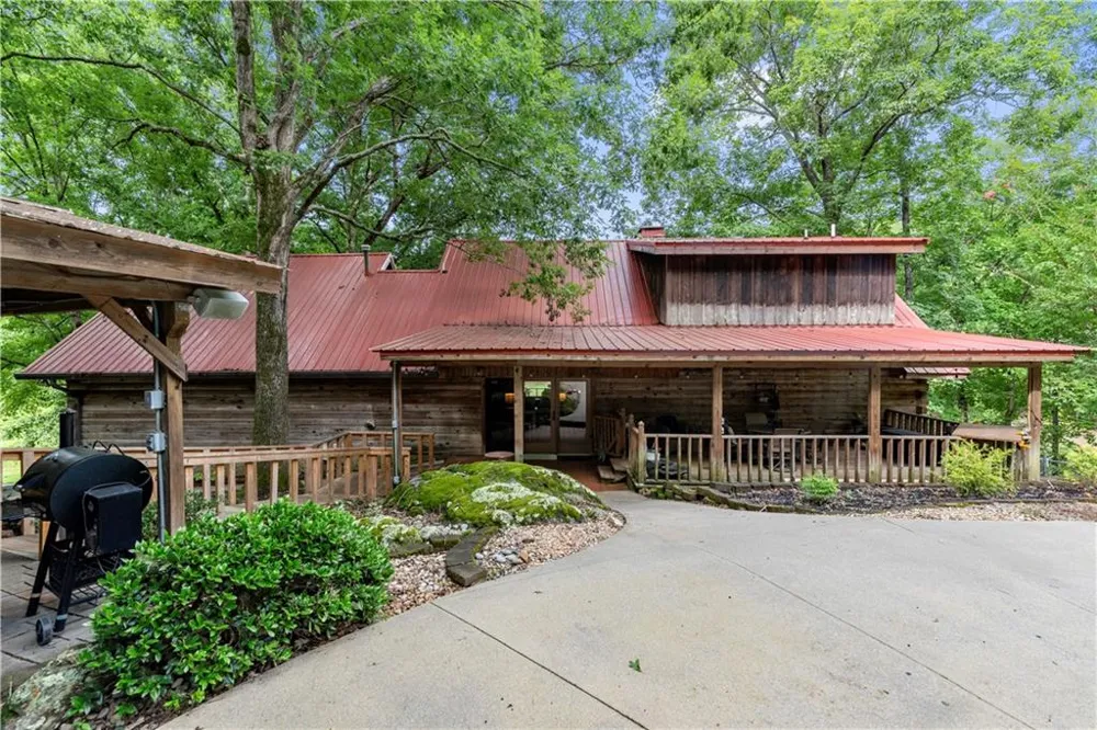 140 J R ROAD NE Cartersville, GA 30121