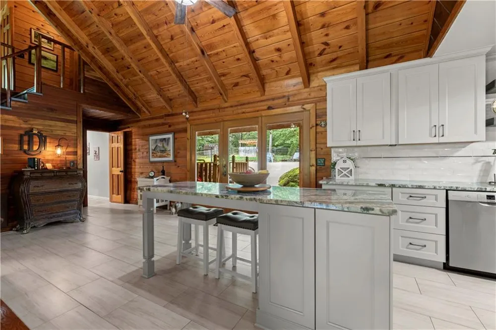 140 J R ROAD NE Cartersville, GA 30121