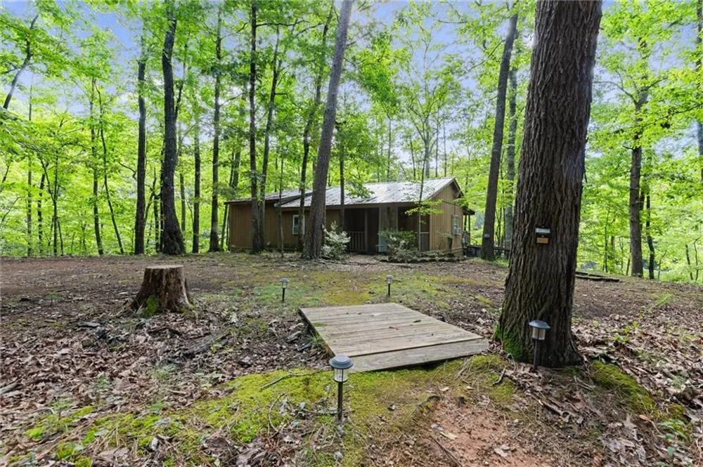 140 J R ROAD NE Cartersville, GA 30121
