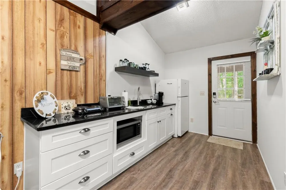 140 J R ROAD NE Cartersville, GA 30121