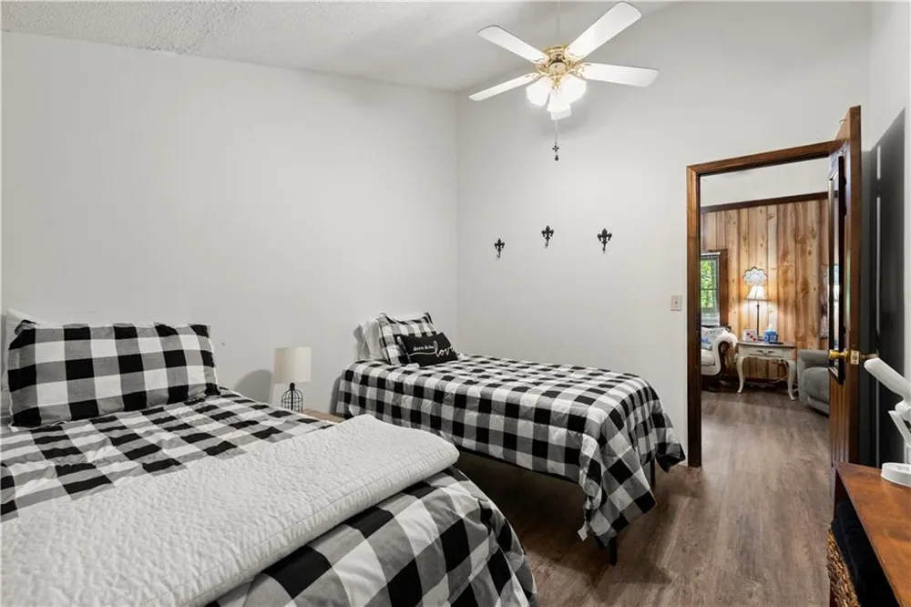 140 J R ROAD NE Cartersville, GA 30121