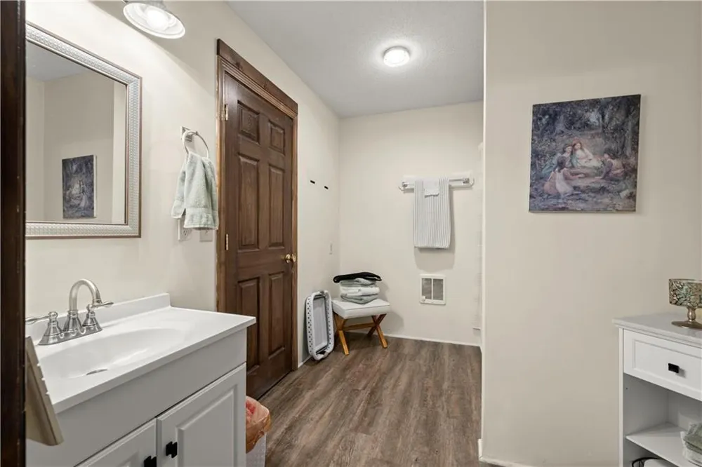 140 J R ROAD NE Cartersville, GA 30121