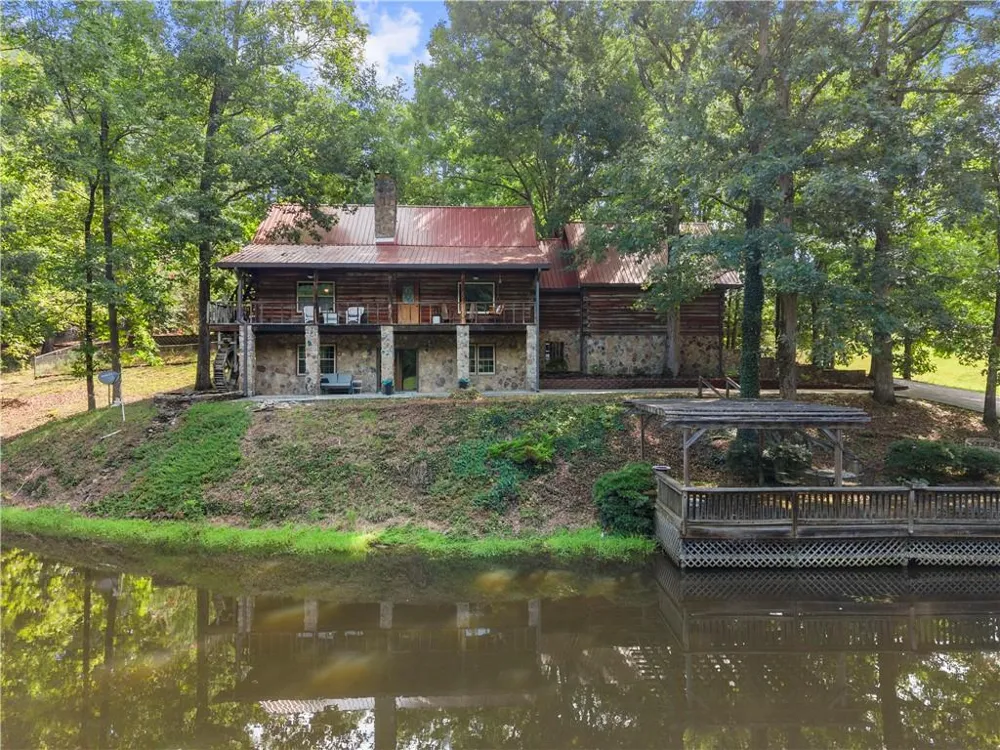 140 J R ROAD NE Cartersville, GA 30121