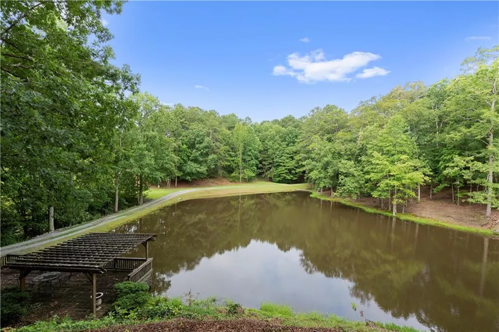 140 J R ROAD NE Cartersville, GA 30121