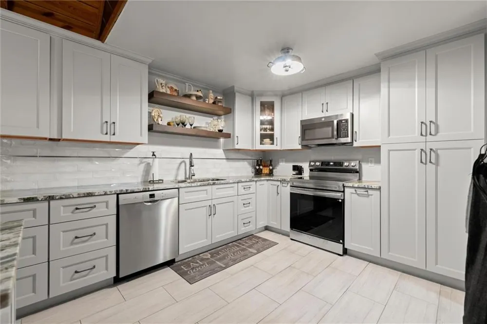 140 J R ROAD NE Cartersville, GA 30121