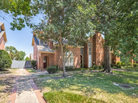 160 Cobblestone Row