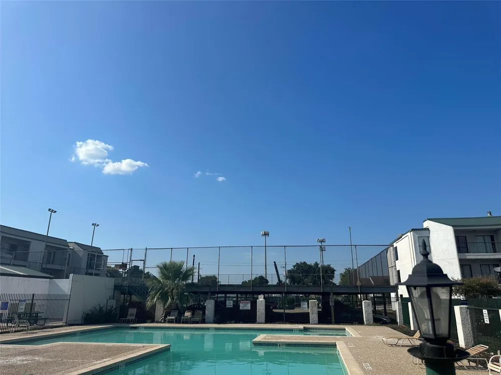 2820 S Bartell Drive #2 Houston, TX 77054