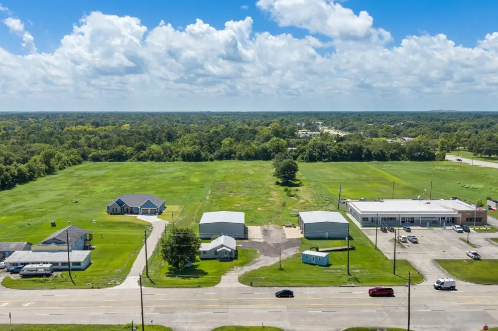 3706 Fm 646 Road Santa Fe, TX 77510