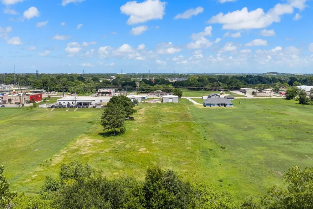3706 Fm 646 Road Santa Fe, TX 77510