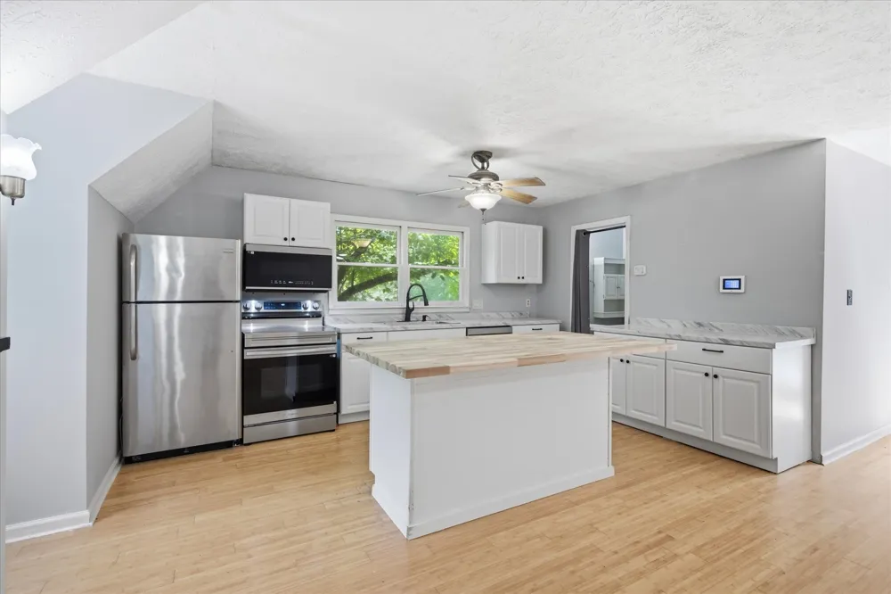 4036 Vernon Creek Rd Cunningham, TN 37052