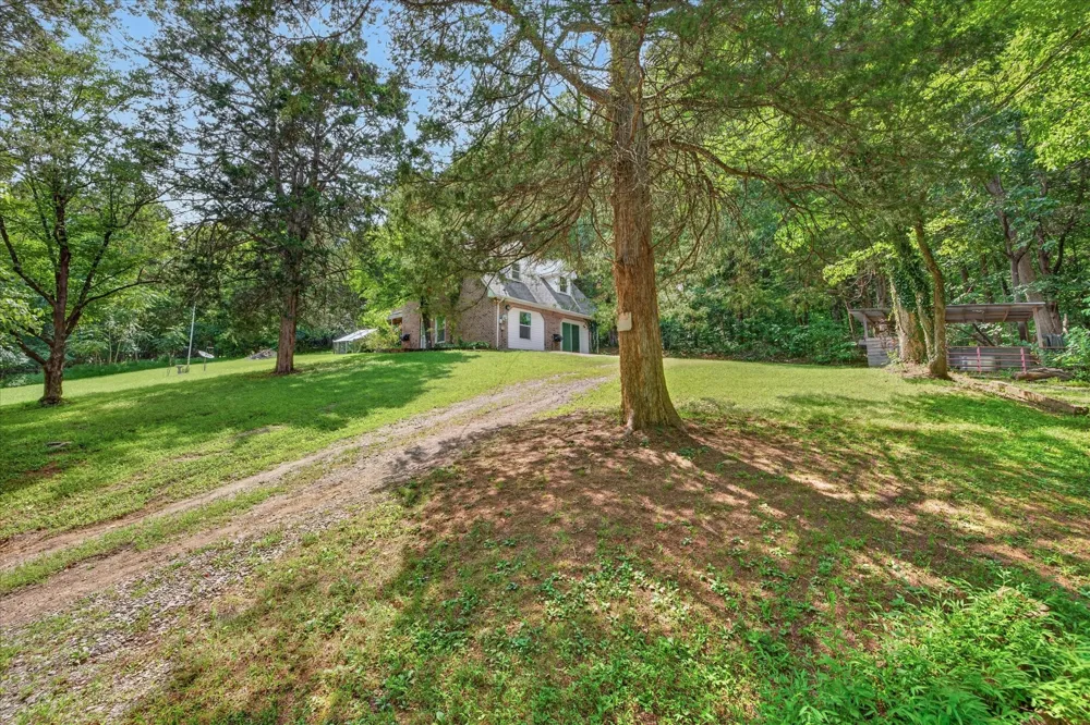 4036 Vernon Creek Rd Cunningham, TN 37052