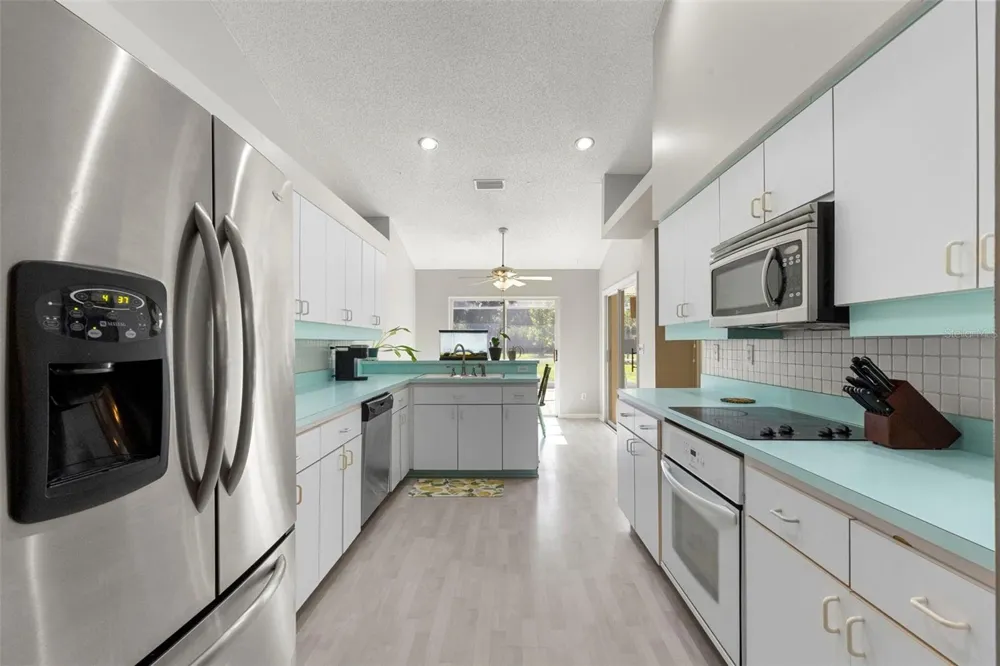 17269 RAINTREE ROAD Lutz, FL 33558