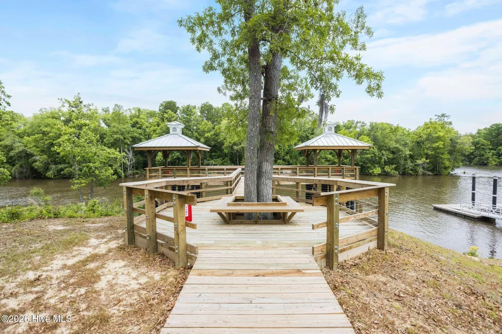3695 River Park Way NE Leland, NC 28451