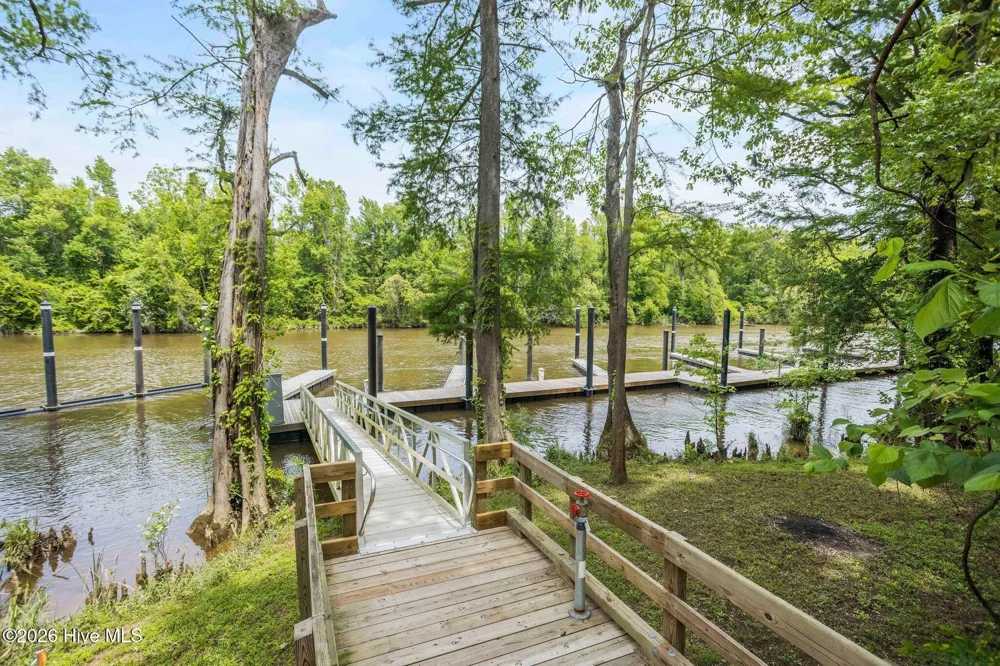 3695 River Park Way NE Leland, NC 28451