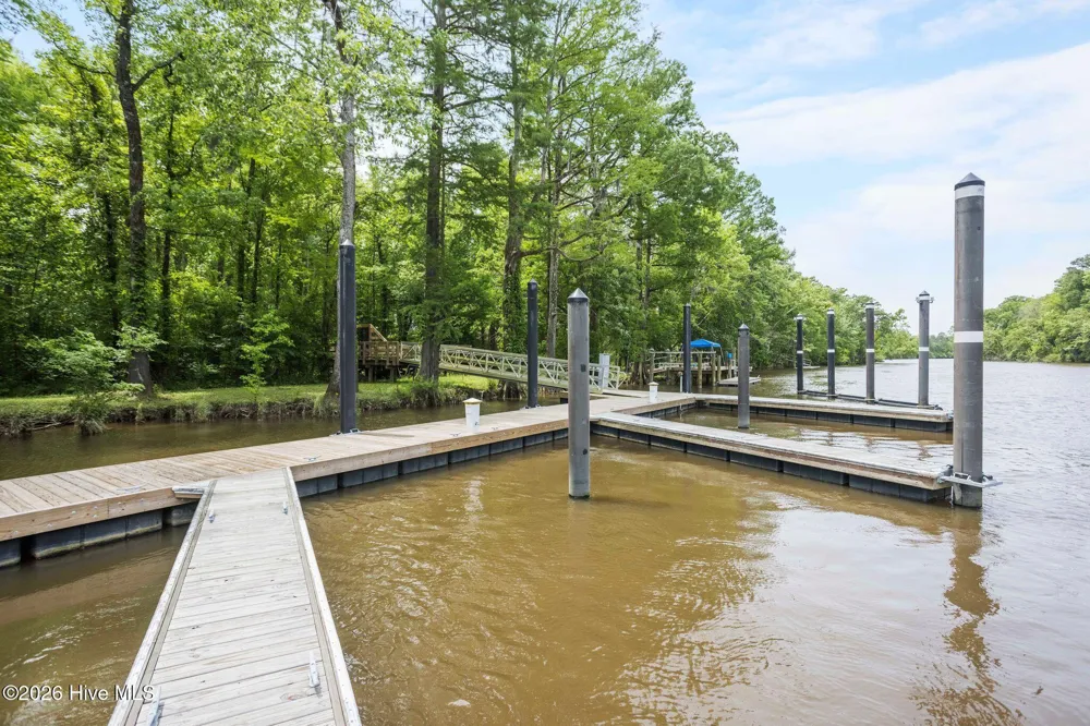 3695 River Park Way NE Leland, NC 28451