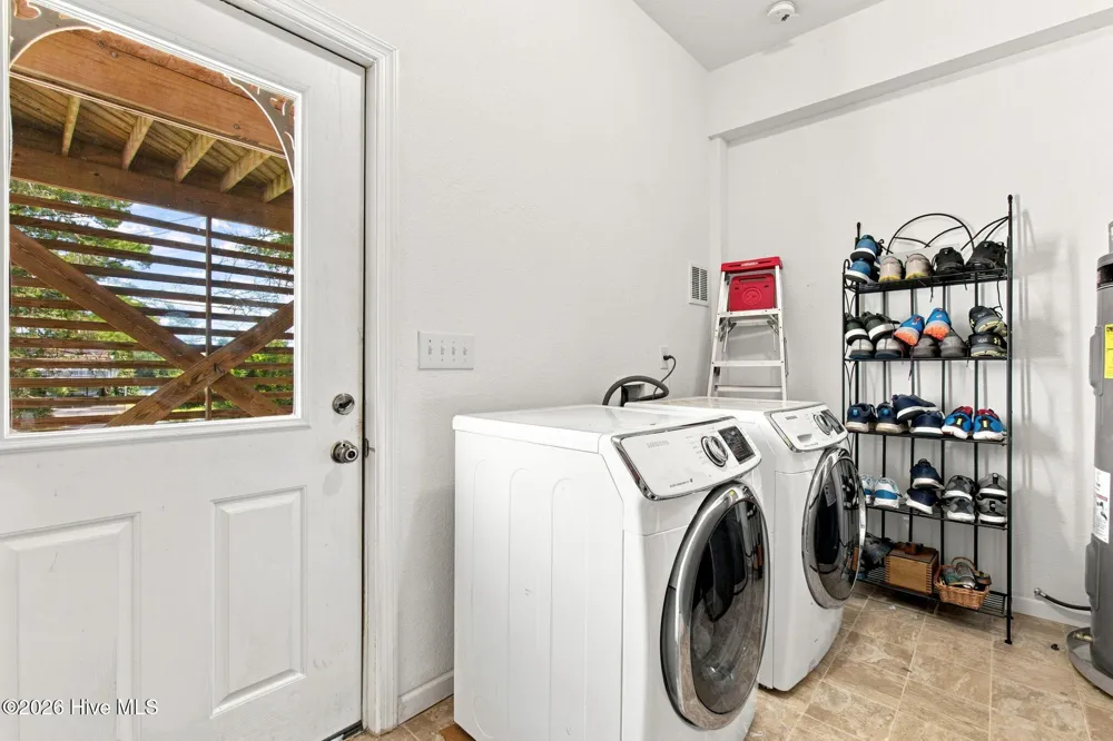 313 Sir Chandler Drive Kill Devil Hills, NC 27948