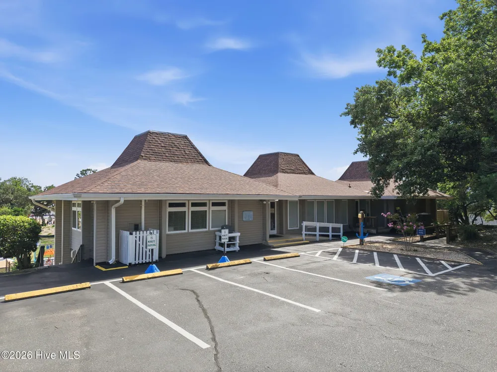 313 Sir Chandler Drive Kill Devil Hills, NC 27948