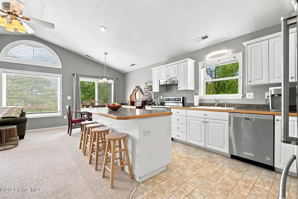 313 Sir Chandler Drive Kill Devil Hills, NC 27948