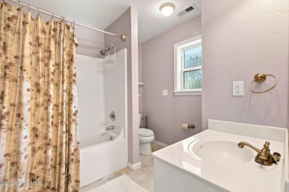 313 Sir Chandler Drive Kill Devil Hills, NC 27948