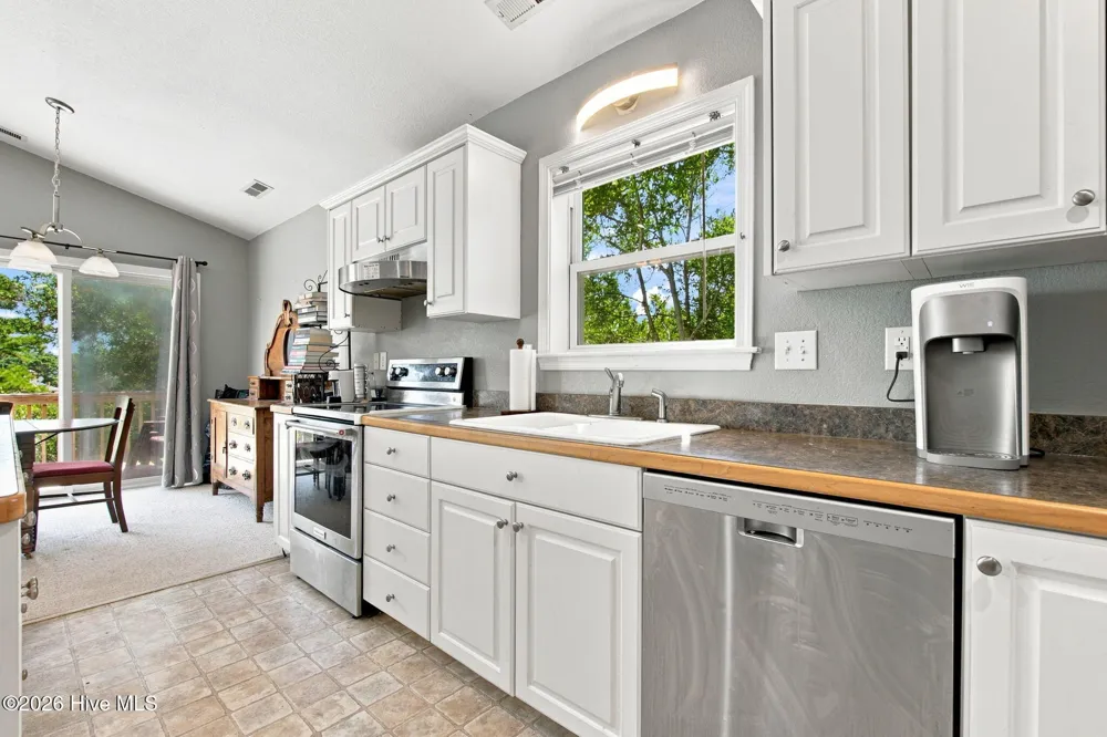 313 Sir Chandler Drive Kill Devil Hills, NC 27948