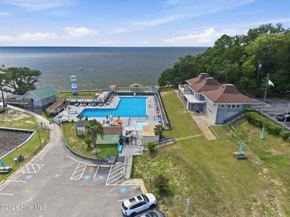 313 Sir Chandler Drive Kill Devil Hills, NC 27948