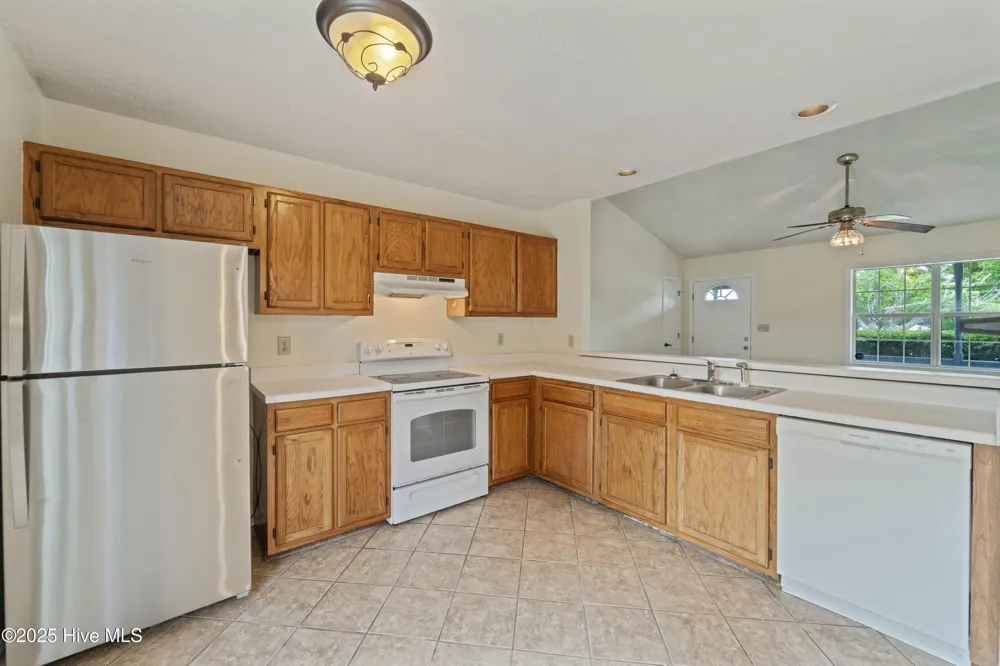 502 Nutfield Drive Hubert, NC 28539