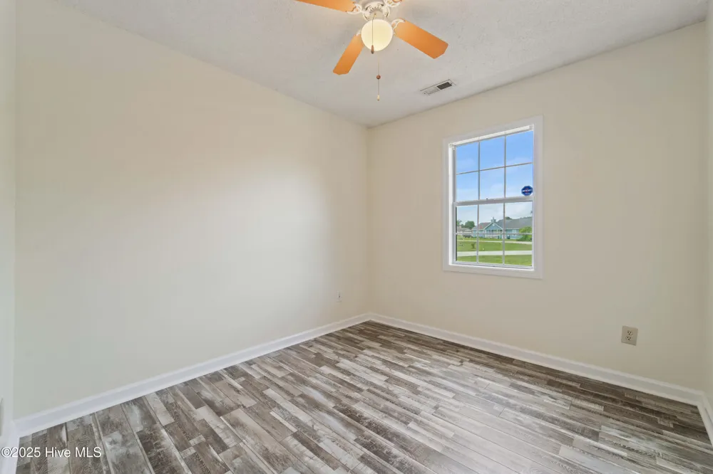 502 Nutfield Drive Hubert, NC 28539