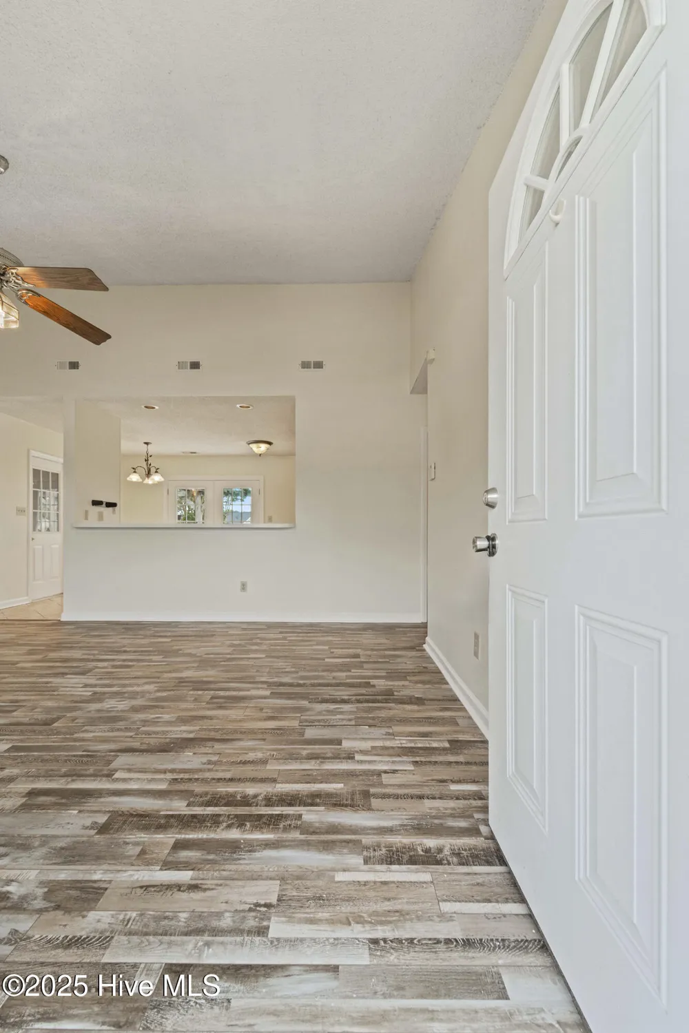 502 Nutfield Drive Hubert, NC 28539