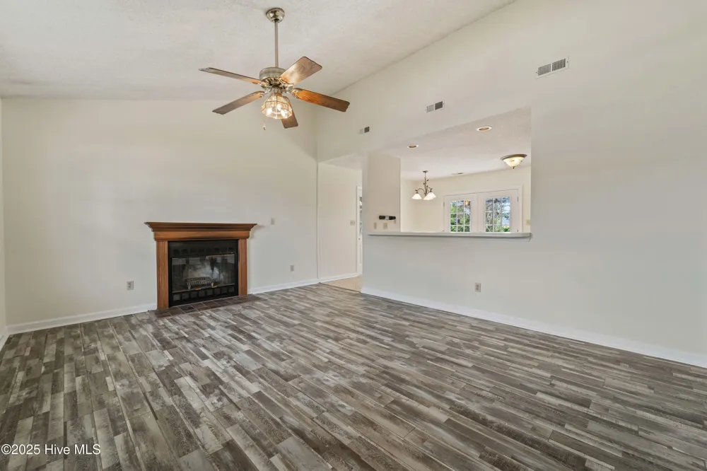 502 Nutfield Drive Hubert, NC 28539