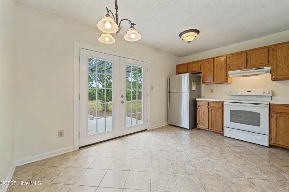 502 Nutfield Drive Hubert, NC 28539