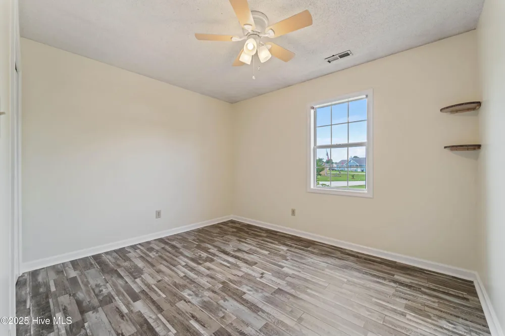 502 Nutfield Drive Hubert, NC 28539