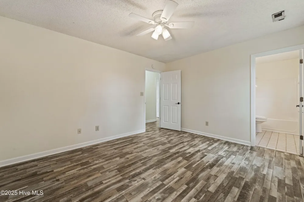 502 Nutfield Drive Hubert, NC 28539
