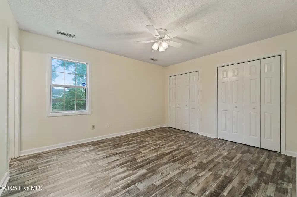 502 Nutfield Drive Hubert, NC 28539