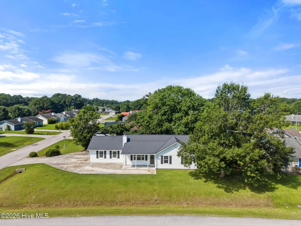 700 Covington Court Hubert, NC 28539
